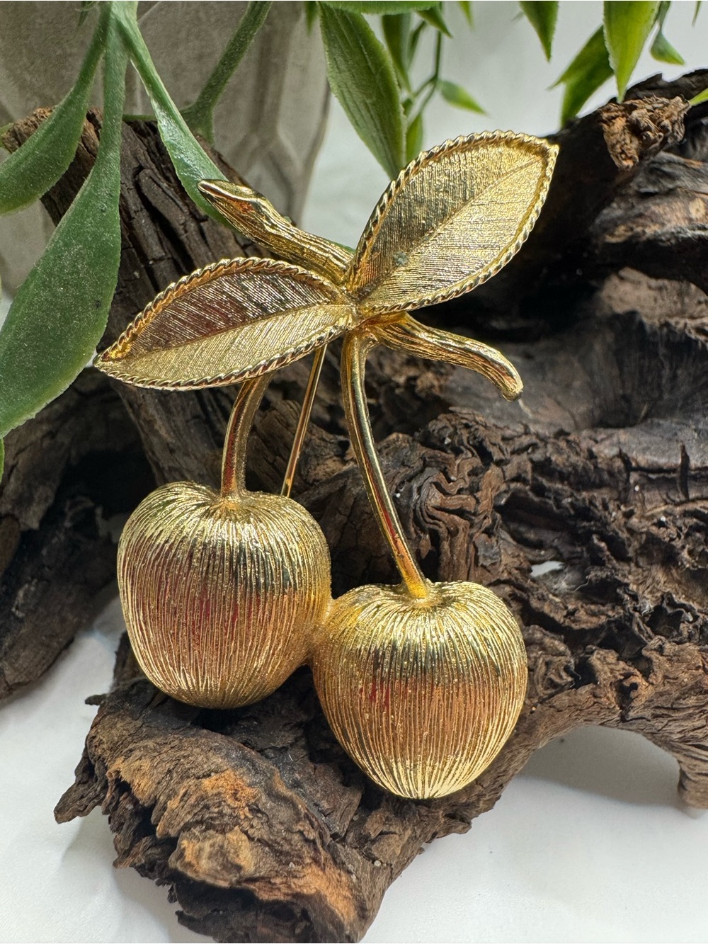 Sarah Coventry “Golden Cherries” brooch, EUC. Brushed gold tone from mid 1960’s.